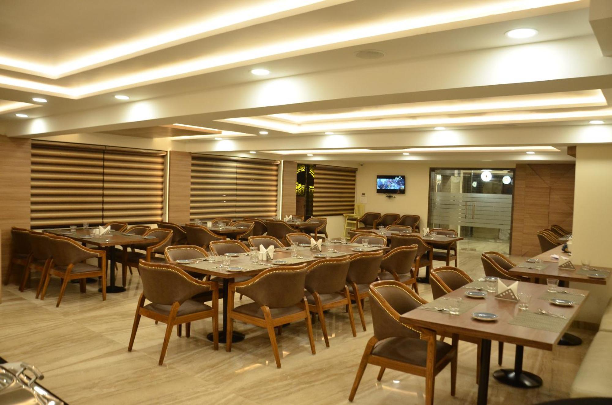 Hotel The Ved Mantra Gwalior Exterior foto